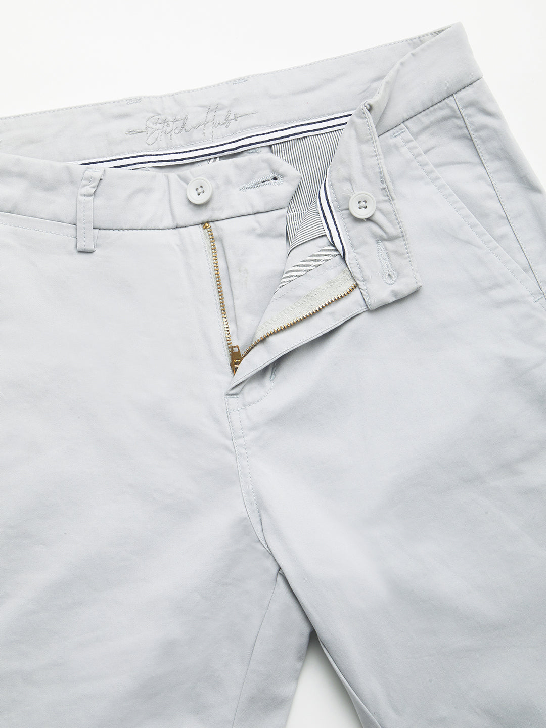Stitch Hub Grey Cotton Chinos For Men- Regular Fit With Solid Pattern