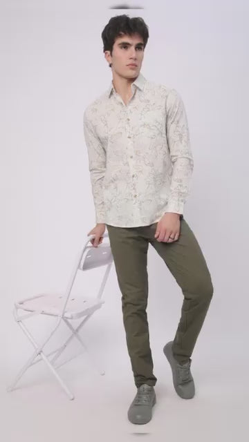 Stitch Hub Olive Green Fine Twill Cotton Chinos For Men- Regular Fit With Solid Pattern